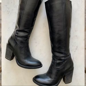 Steve Madden Carrter Knee-High Boots. Color: Black. Size 7M.